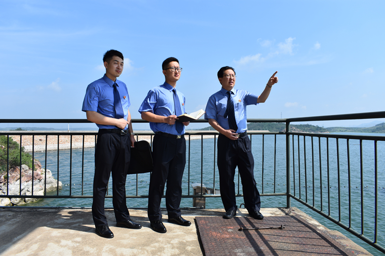 用"检察蓝"守护"生态绿